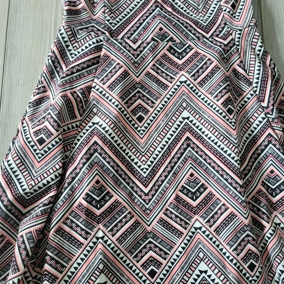 Divided size 4 pink geometric Dress - Picture 2 of 3